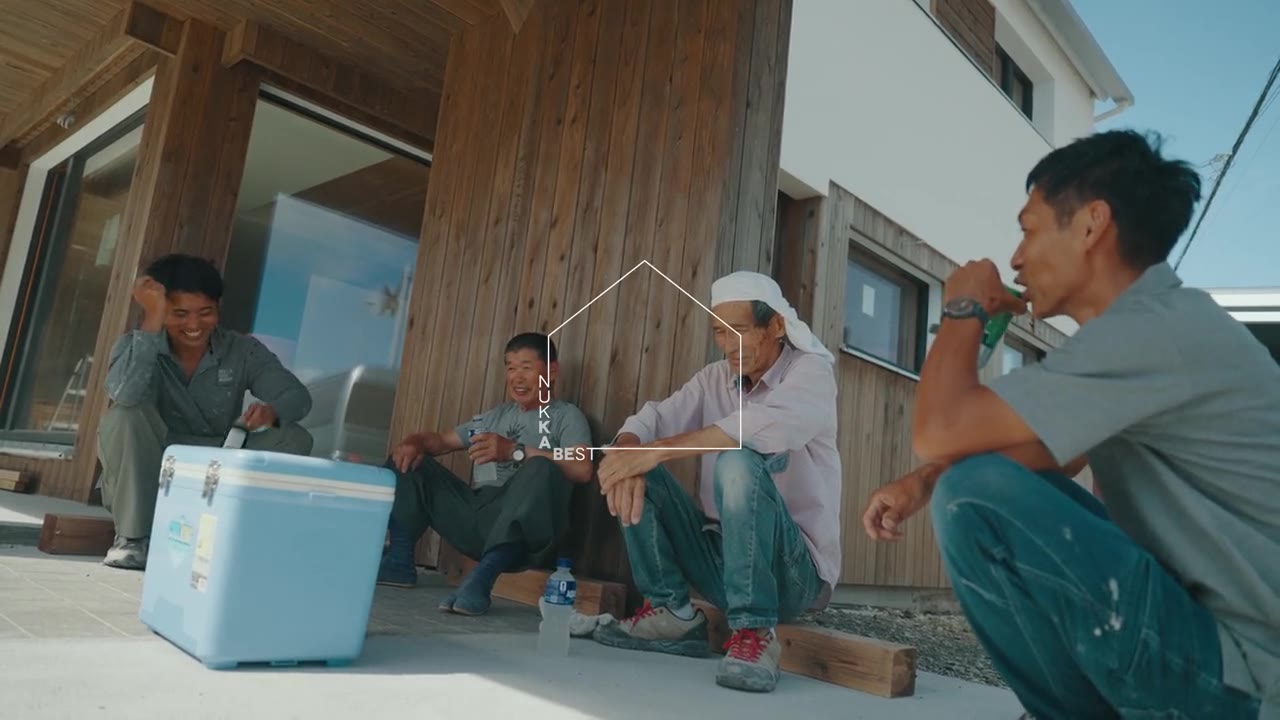NUKKABEST の現場で休憩する職人たち